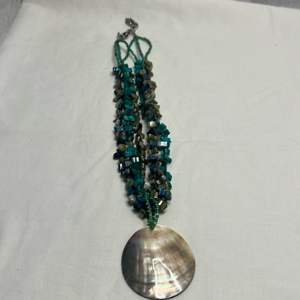 NY GreenTurquoise Abalone Multystrand  Necklace Mother-of-Pearl Roundell Pendent